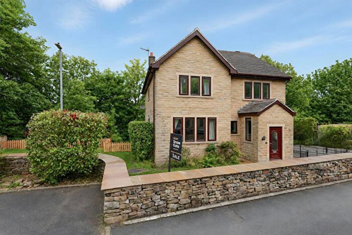 5 Bedroom House For Sale In Summervale, Holmfirth, HD9