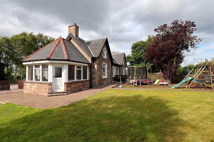 3 Bedroom Semi-Detached House For Sale In Midcoul Cottages, Dalcross, Inverness., IV2