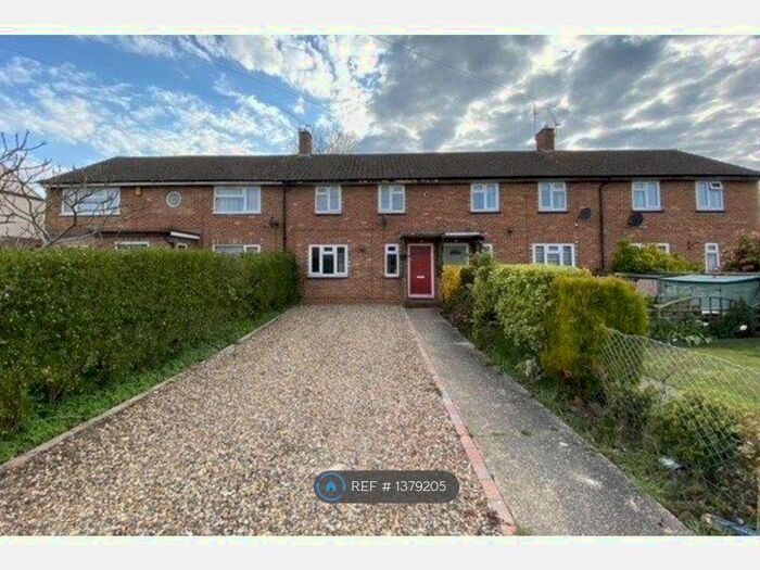 3 Bedroom Terraced House To Rent In St. Barnabas Road, Reading, RG2