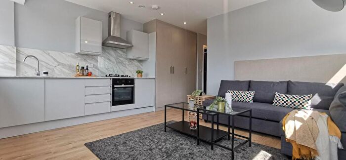 Studio To Rent In Bright Studio Flat, Church Lane, Kingsbury, NW9