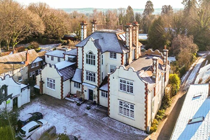 3 Bedroom Flat For Sale In Gatton Park, Reigate, RH2