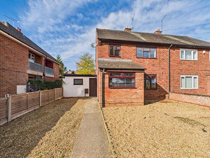 3 Bedroom Semi-Detached House To Rent In , Stamford Road, Kettering, NN16