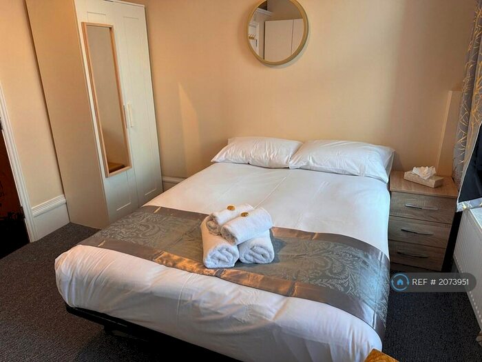 Studio To Rent In Tottenham Lane, London, N8