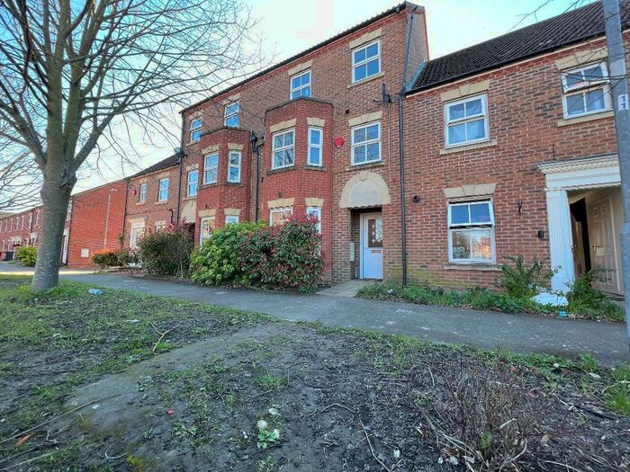 4 Bedroom Terraced House To Rent In James Meadow, Langley, SL3