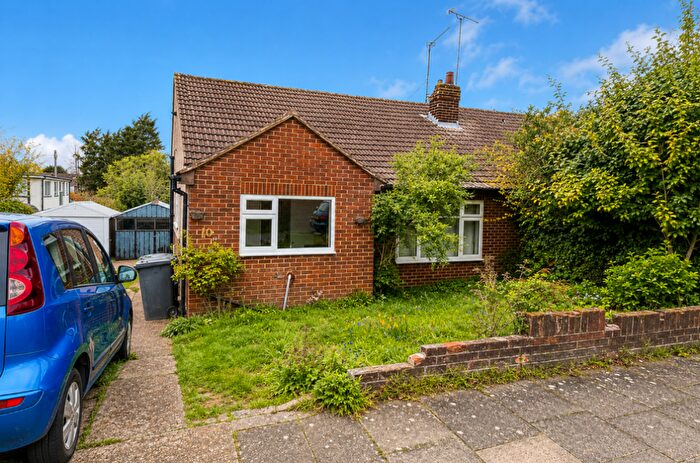 3 Bedroom Detached House To Rent In The Crest, Luton, Bedfordshire, LU3