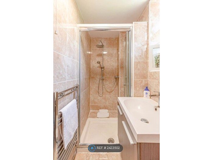 2 Bedroom End Of Terrace House To Rent In Ambergate Street, London, SE17