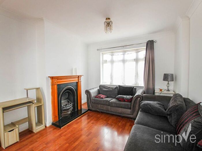 3 Bedroom Property To Rent In Weymouth Road, Hayes, Middlesex, UB4