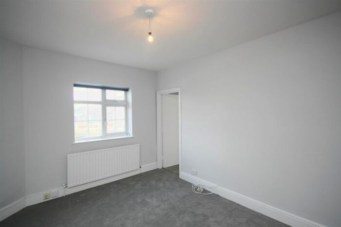 1 Bedroom Flat To Rent In South Worple Way, East Sheen, SW14