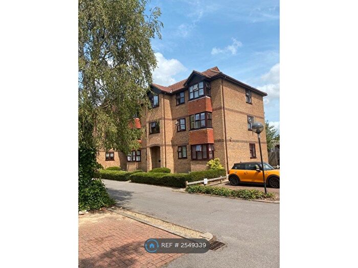 1 Bedroom Flat To Rent In Mangles Road, Guildford, GU1