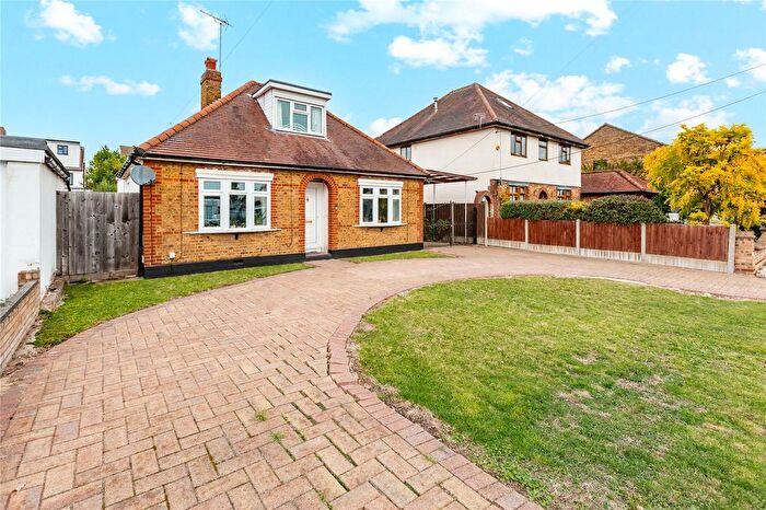 3 Bedroom Detached Bungalow For Sale In Nevendon Road, Wickford, SS12