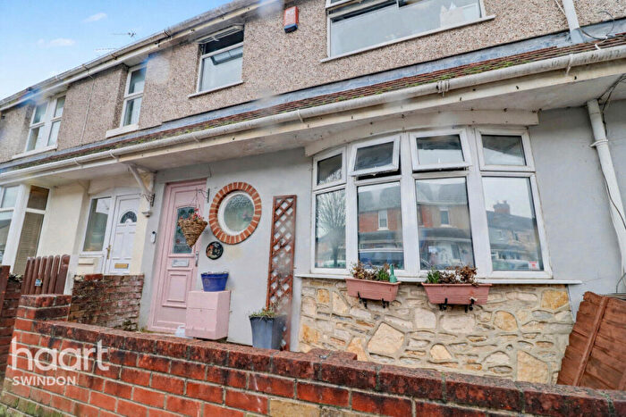 3 Bedroom Terraced House For Sale In Tydeman Street, Swindon, SN2