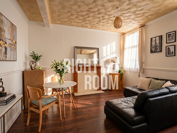 3 Bedroom Detached House To Rent In Bed House, Fir Tree Road, Guildford, GU1
