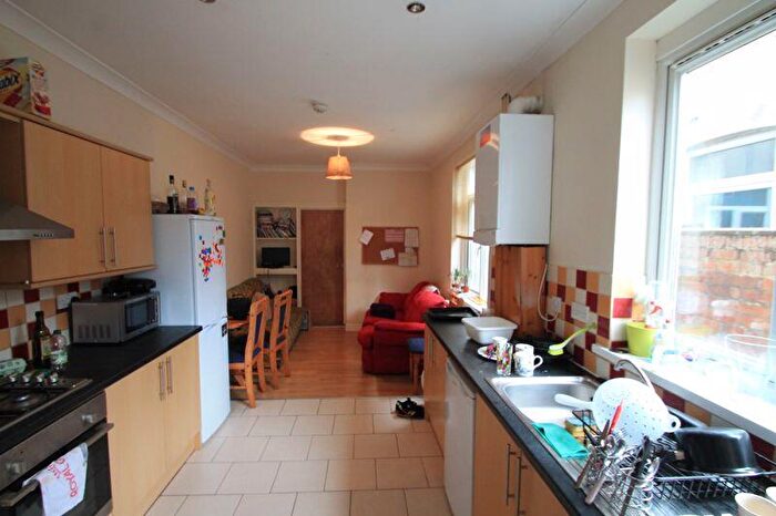 5 Bedroom Terraced House To Rent In Gelligaer Street, Cardiff, CF24