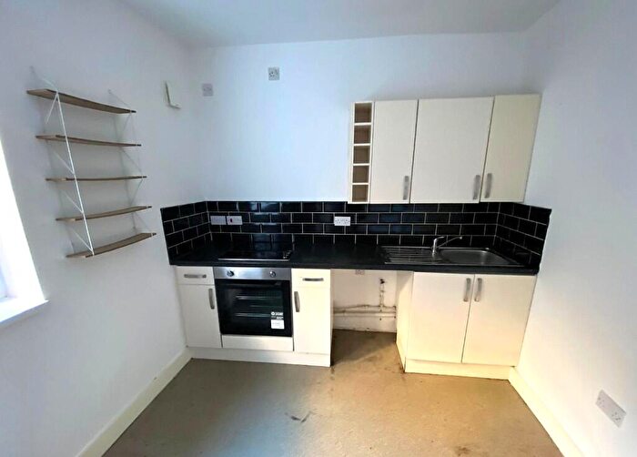 1 Bedroom Flat To Rent In Holton Road, Barry, Vale Of Glamorgan, The, CF63