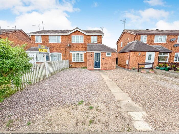 3 Bedroom Semi-Detached House For Sale In Clydesdale Road, Corby, NN17