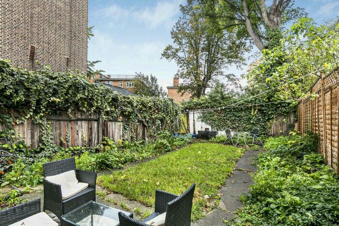 1 Bedroom Flat To Rent In Clissold Crescent, Stoke Newington, N16