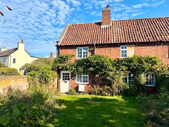 2 Bedroom End Of Terrace House For Sale In Quaker Lane, Farnsfield, Newark, NG22