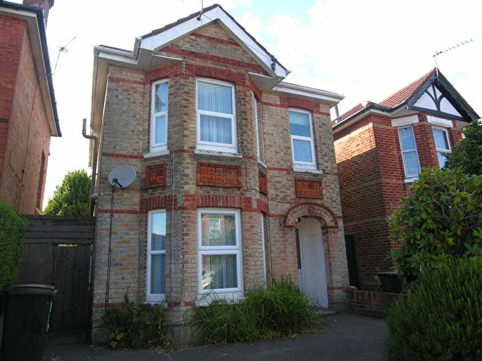 5 Bedroom House To Rent In Bedroom Detached House In Winton, BH9