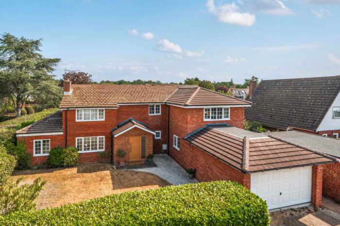 5 Bedroom House For Sale In Knottocks End, Beaconsfield, HP9