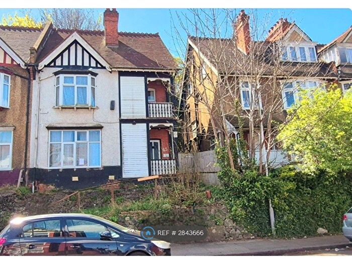 Studio To Rent In Ashburnham Road, Luton, LU1