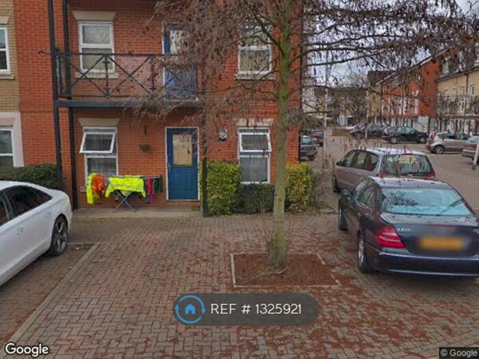 2 Bedroom Flat To Rent In Dunwich Court, Chadwell Heath, Romford RM6