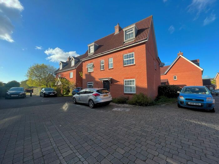 6 Bedroom Property To Rent In Wagtail Drive, Bury St. Edmunds, IP32
