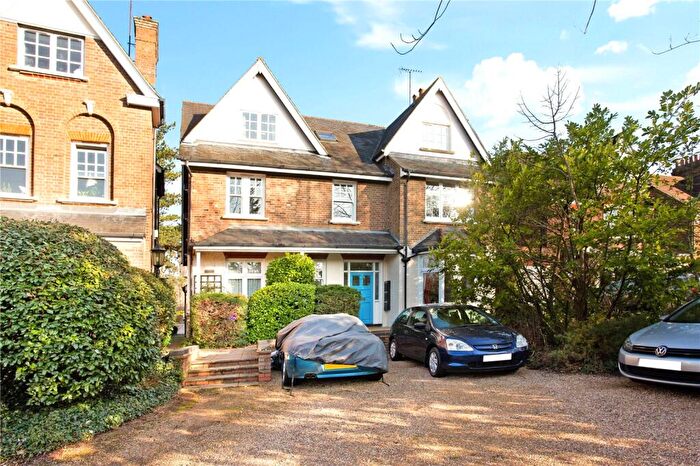 2 Bedroom Apartment To Rent In Milton Road, Harpenden, Hertfordshire, AL5