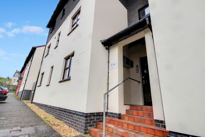 2 Bedroom Flat To Rent In Hollowtree Court, Barnstaple, Devon, EX32