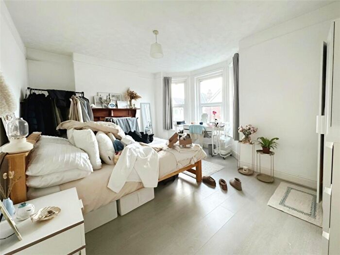 5 Bedroom House To Rent In Harborough Road, SO15