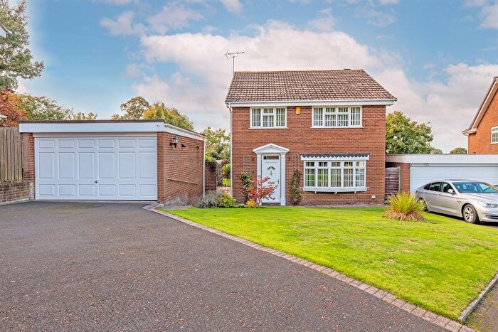 4 Bedroom Detached House For Sale In Netherton Drive, Frodsham, WA6