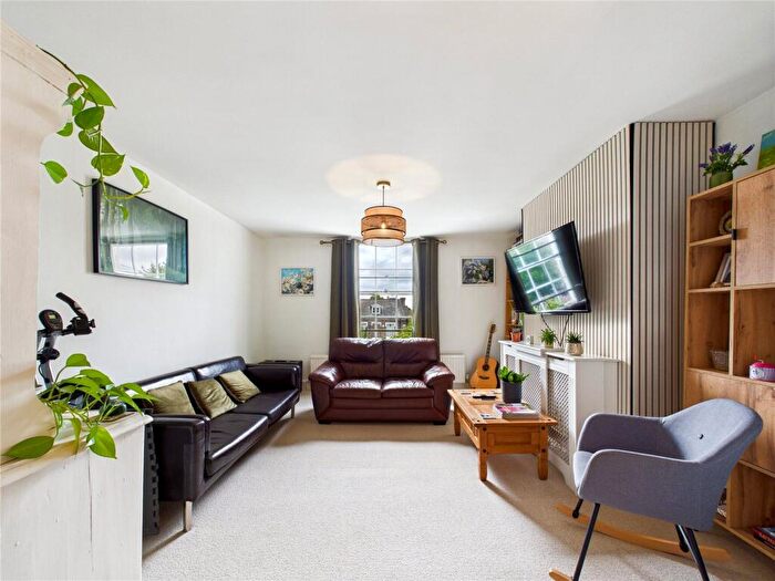 3 Bedroom Apartment For Sale In Woodbridge Road, Ipswich, Suffolk, IP4