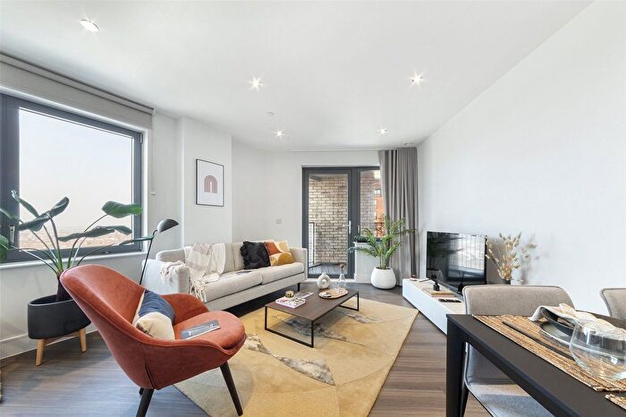 2 Bedroom Flat To Rent In Uncle Southall, Merrick Road, Southall, UB2