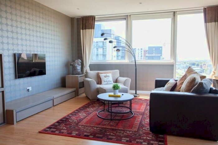 2 Bedroom Flat To Rent In Castlebank Place, Glasgow, G11