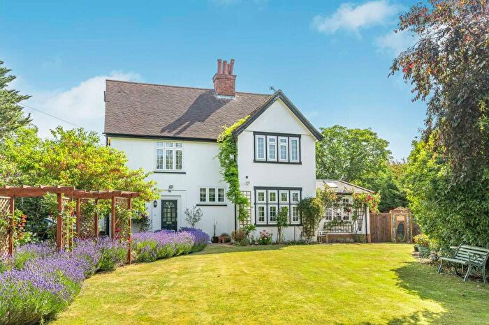 4 Bedroom Detached House To Rent In Kimbolton Road, Bedford, MK41