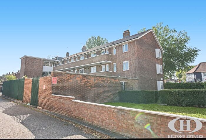3 Bedroom Flat For Sale In The Broadway, Southall, UB1