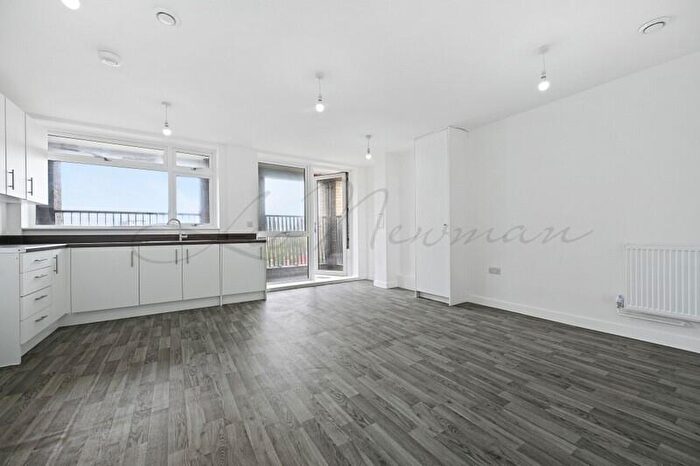 3 Bedroom Flat To Rent In Caroline Street, Limehouse, E1