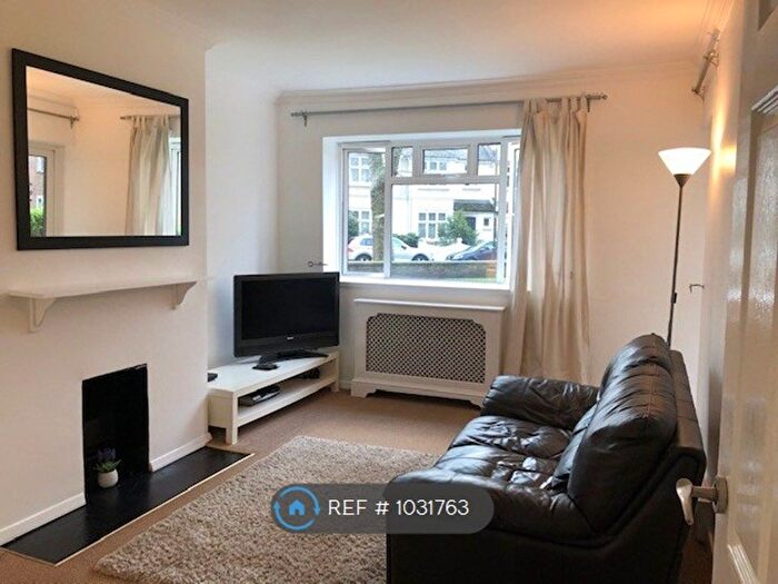 2 Bedroom Flat To Rent In Sulivan Court, London, SW6