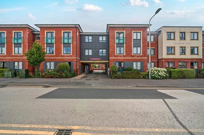 1 Bedroom Apartment For Sale In Avonbank Lodge, Newbury, RG14