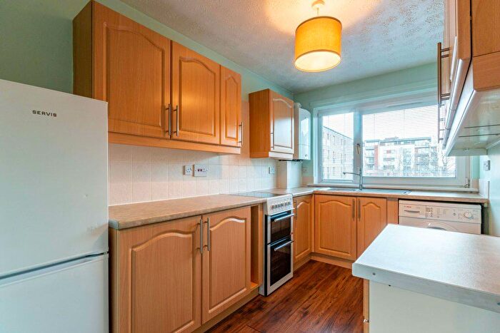 1 Bedroom Flat To Rent In L – West Winnelstrae, Edinburgh, EH5