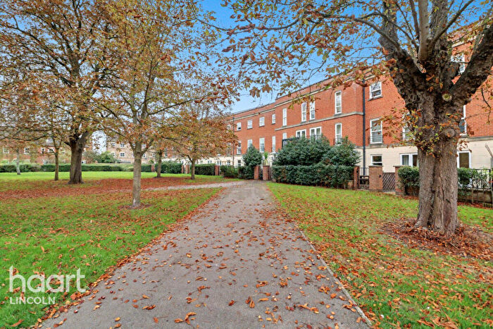 4 Bedroom Town House For Sale In Cambrai Close, Lincoln, LN1