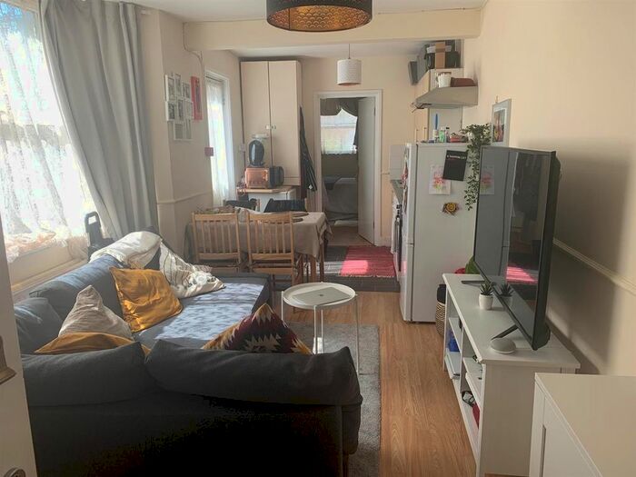 1 Bedroom Flat To Rent In Gathorne Road, London, N22