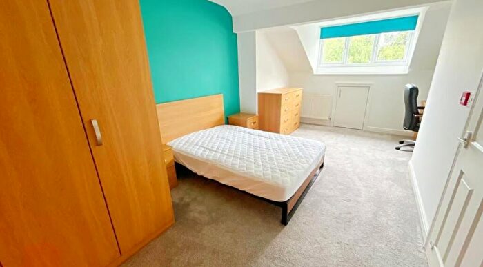 4 Bedroom House To Rent In Clough Road, Sheffield, S1