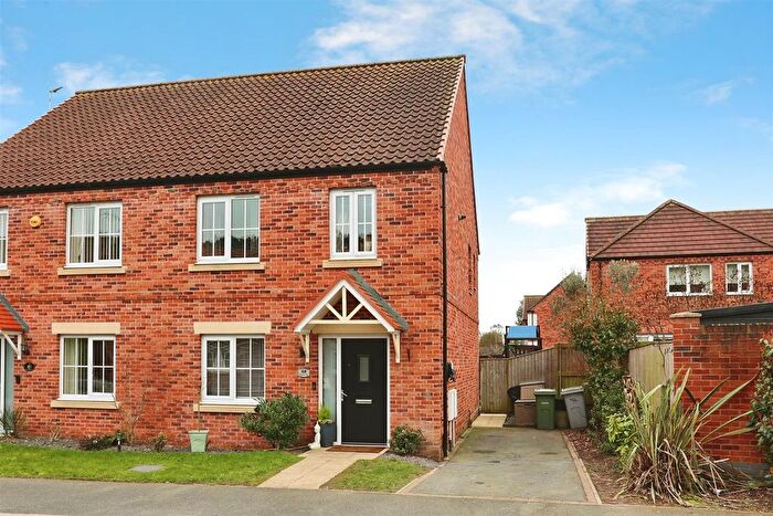 3 Bedroom Semi Detached House For Sale In Kingfisher Way, Ollerton, Newark, NG22