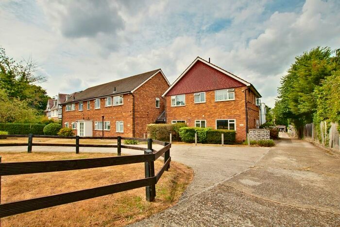 2 Bedroom Flat To Rent In Kingswood Road, Bromley, BR2