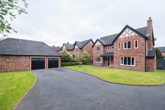 4 Bedroom Detached House For Sale In Earls Way, Northwich, CW9