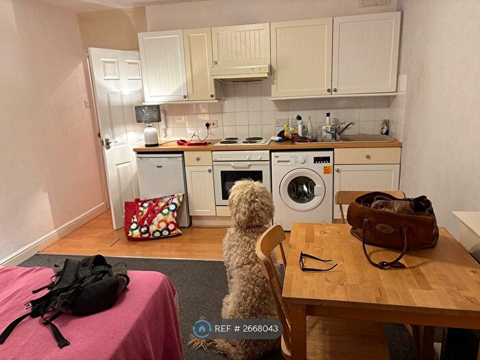 1 Bedroom Flat To Rent In Mansfield Rd, Nottingham, NG5