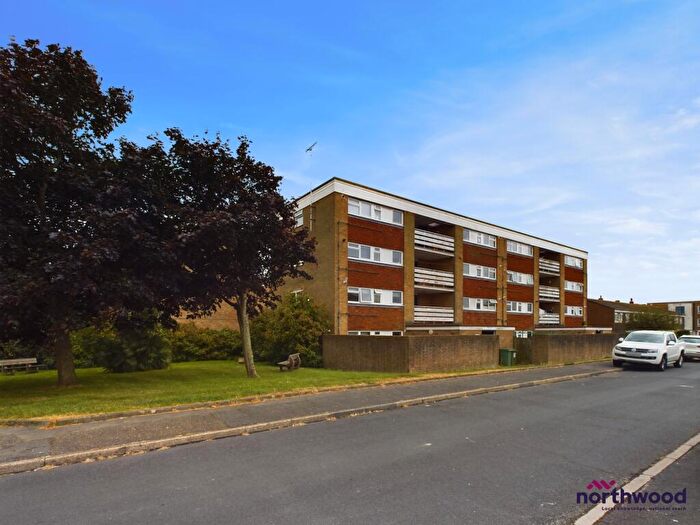 1 Bedroom Flat To Rent In Biddenden Close, Langney Rise, Eastbourne, BN23