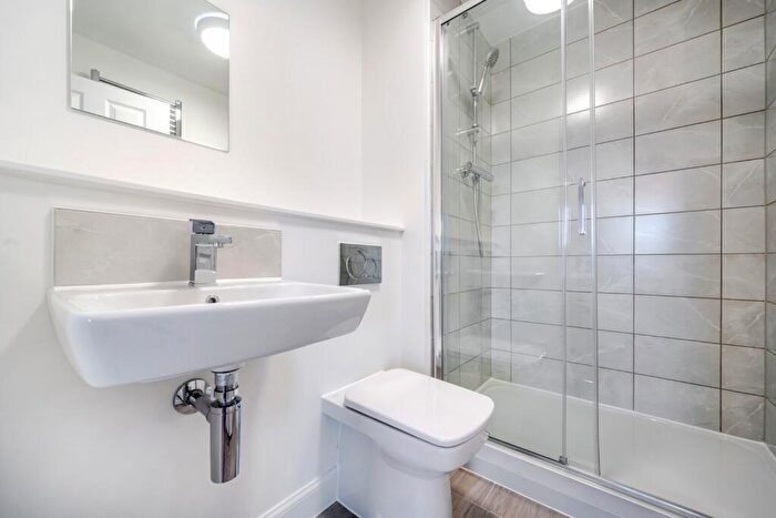 3 Bedroom Flat To Rent In Kilpatrick Grove, Edinburgh, EH6