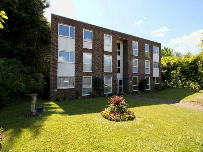 2 Bedroom Flat To Rent In Burghley Close, Stevenage, Hertfordshire, SG2