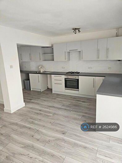 3 Bedroom Terraced House To Rent In Warwick Avenue, Harrow, HA2